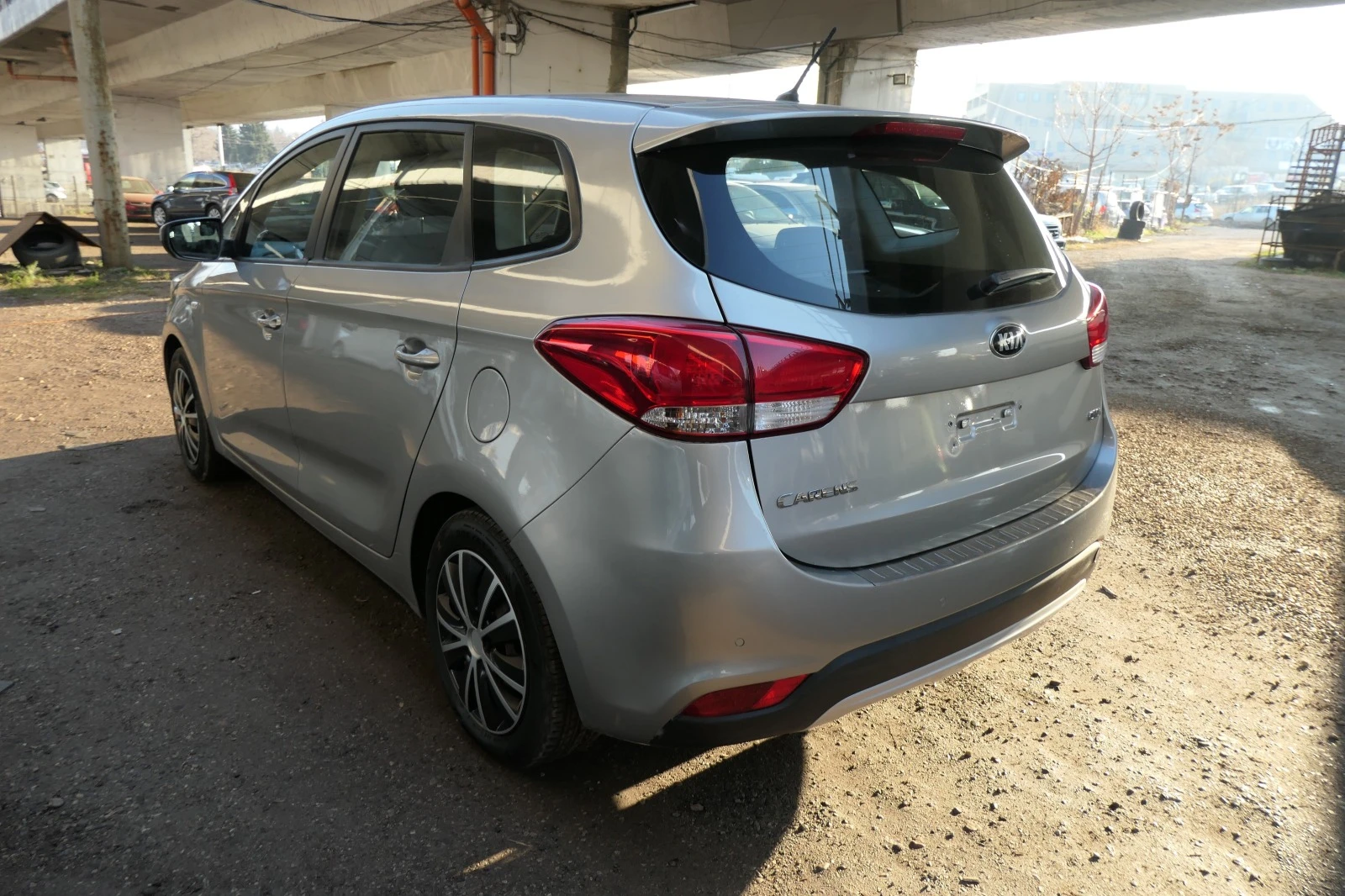 Kia Carens 1.7CRDI 136кс 6ск EUR-5B - изображение 6