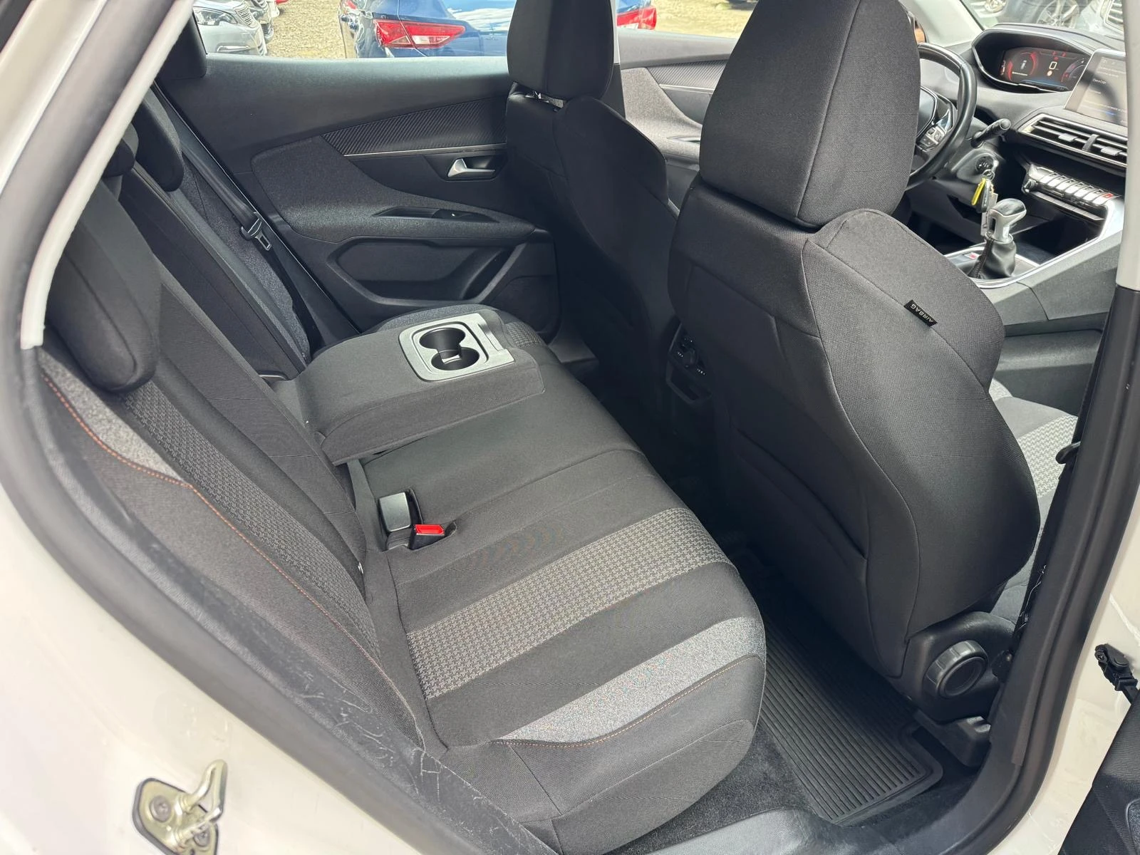 Peugeot 3008 1.5HDI-131-6��-NAVI | Mobile.bg � ����������� 13