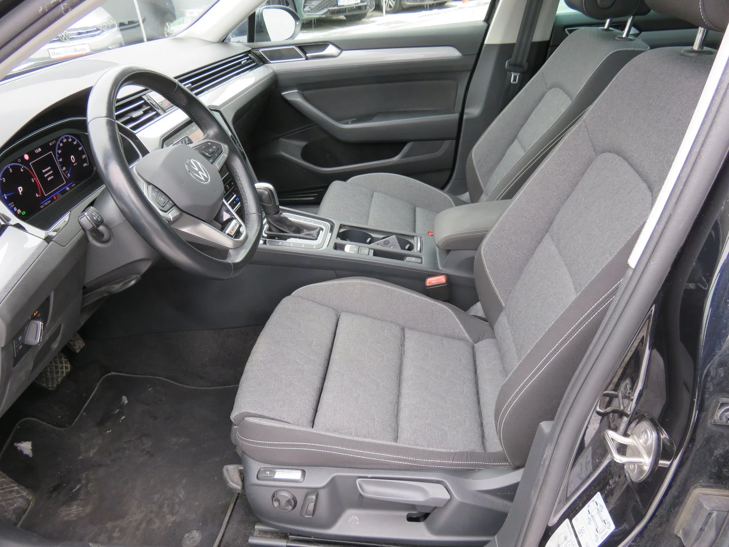 VW Passat VW Passat Var. Business 2.0TDI SCR 4MOT DSG | Mobile.bg � ����������� 4