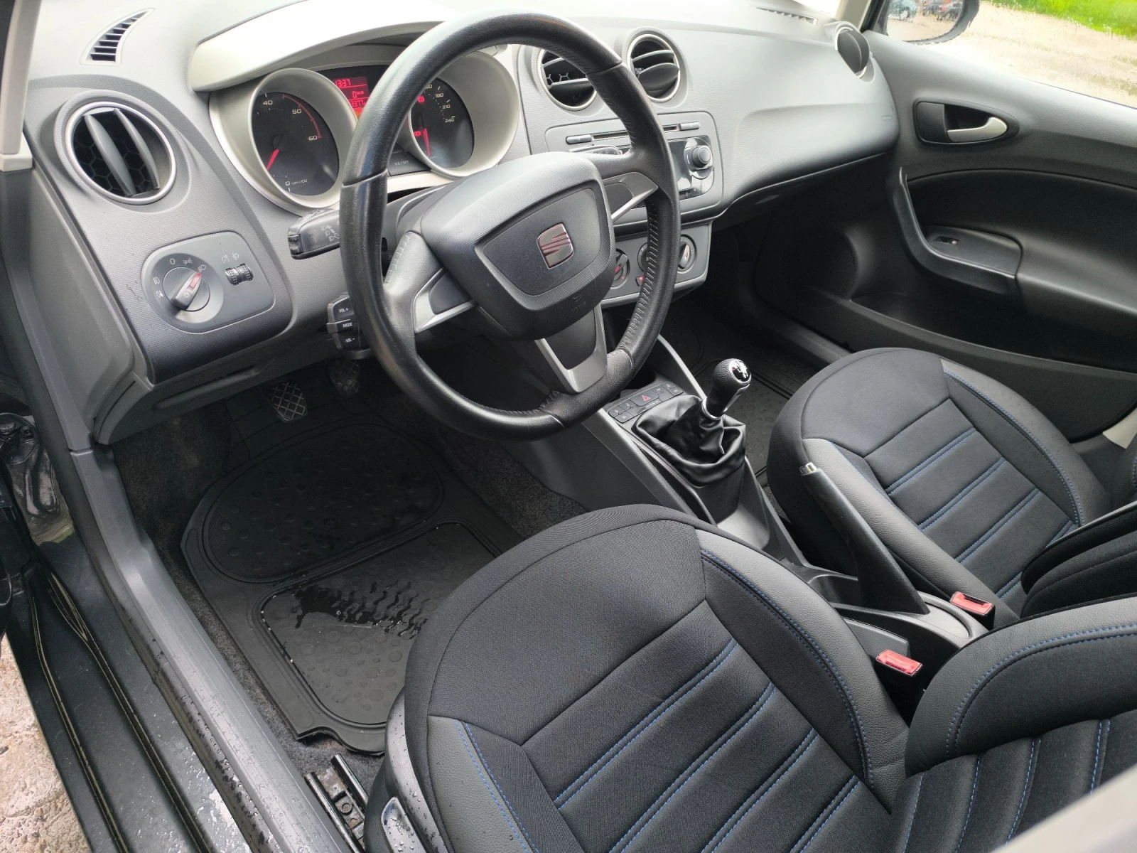 Seat Ibiza Личен автомобил , снимка 13 - Автомобили и джипове - 54154260