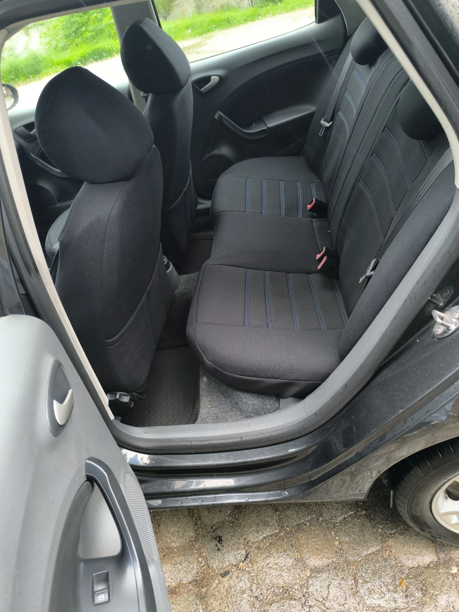 Seat Ibiza Личен автомобил , снимка 11 - Автомобили и джипове - 54154260
