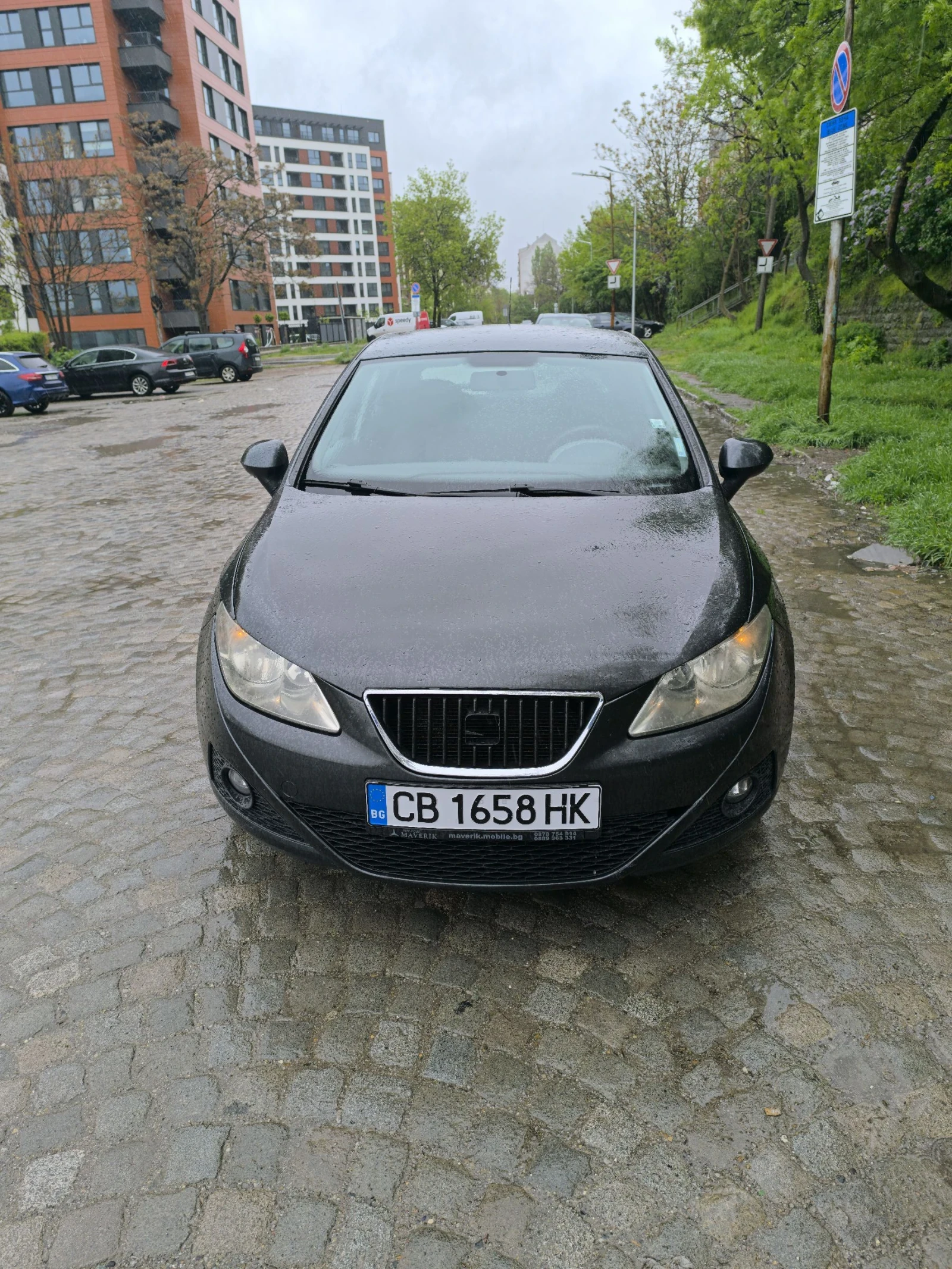 Seat Ibiza Личен автомобил , снимка 3 - Автомобили и джипове - 54154260