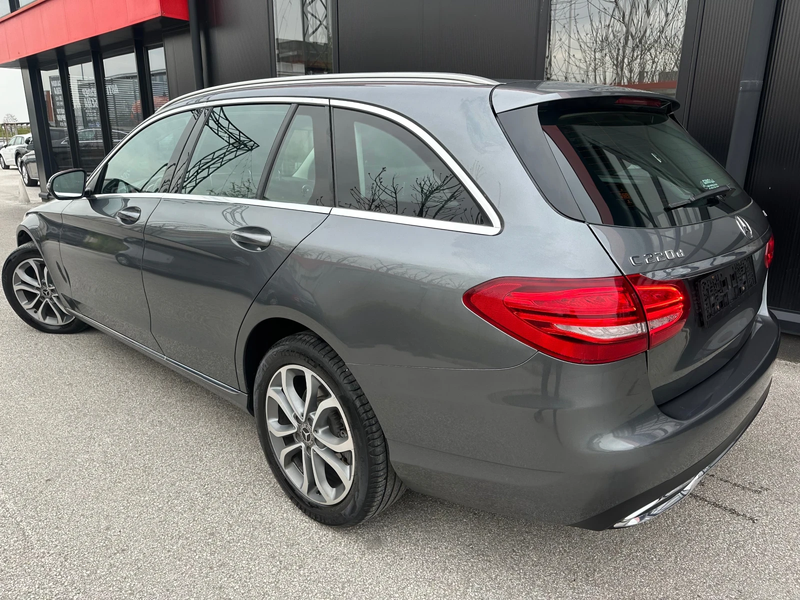 Mercedes-Benz C 220 cdi 9Gtronik/4Matik /LED/Camera/KEYLESS/Сер.Истори, снимка 5 - Автомобили и джипове - 54206908