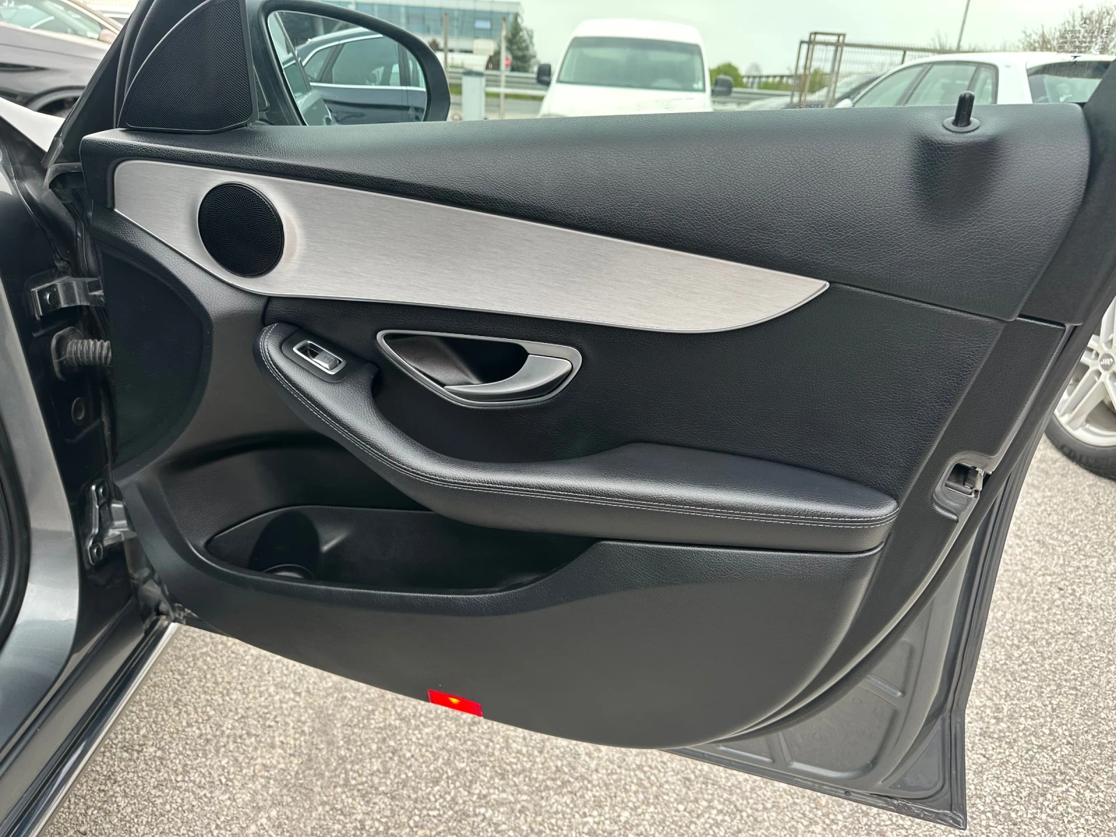 Mercedes-Benz C 220 cdi 9Gtronik/4Matik /LED/Camera/KEYLESS/Сер.Истори, снимка 15 - Автомобили и джипове - 54206908