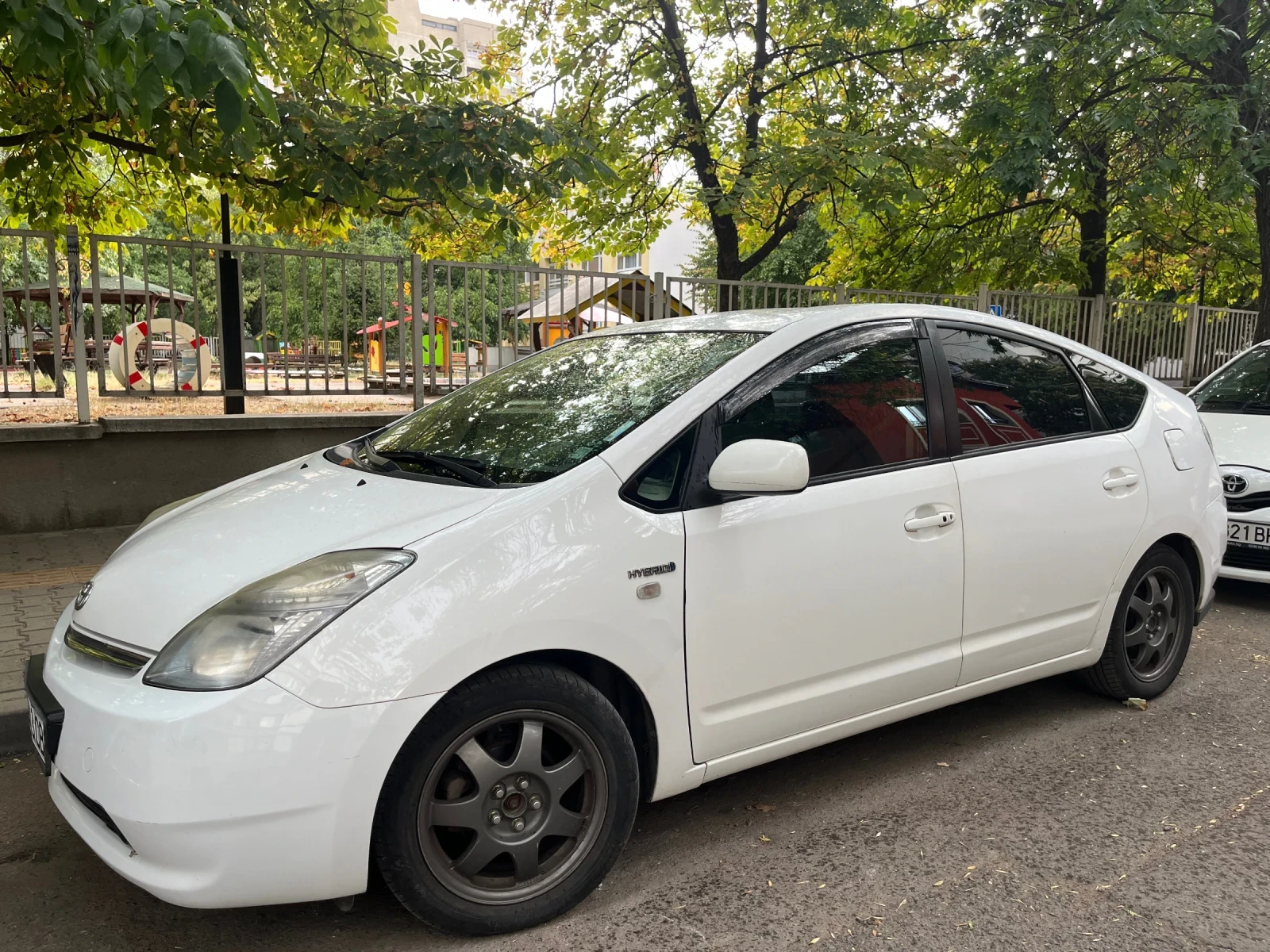 Toyota Prius, снимка 2 - Автомобили и джипове - 54400834