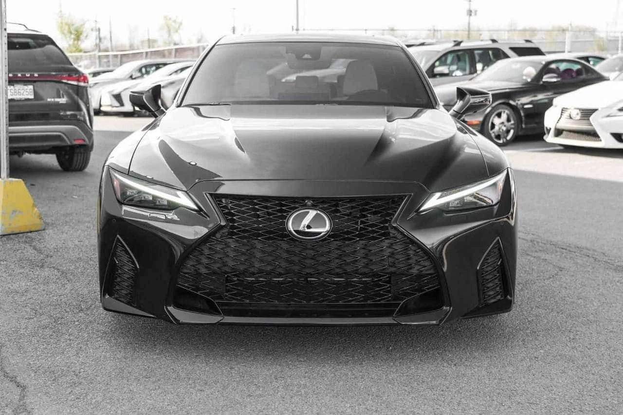 Lexus IS * 500 Base * CARFAX * ЦЕНА ДО БГ, снимка 2 - Автомобили и джипове - 54604338