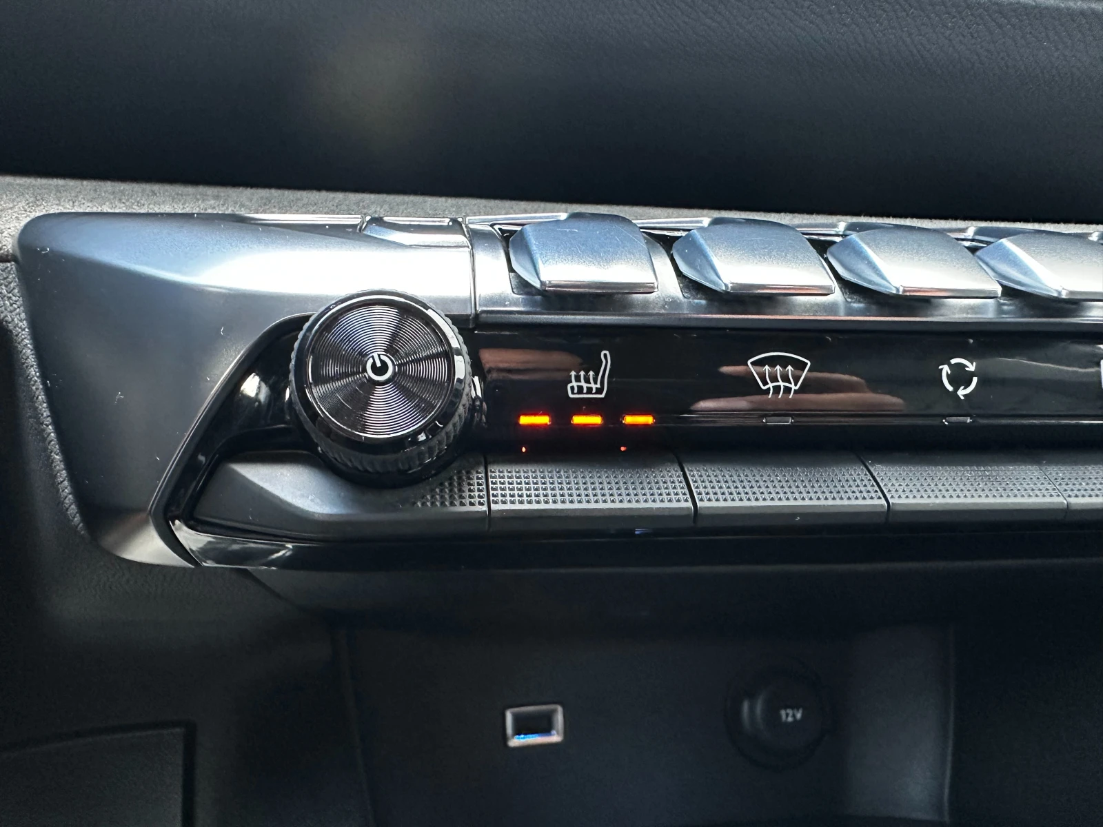 Peugeot 5008 2.0d GT line/Абсолютно всички екстри!/ГАРАНЦИЯ, снимка 16 - Автомобили и джипове - 54834797