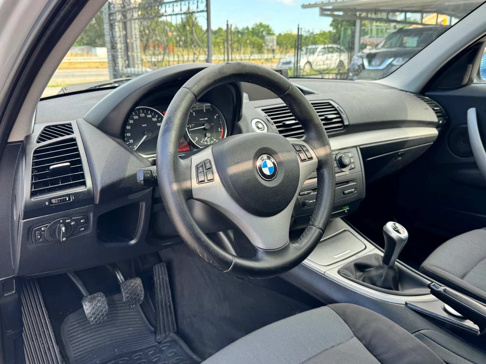 BMW 118 2.0D ИТАЛИЯ НАВИ, снимка 8 - Автомобили и джипове - 54903917