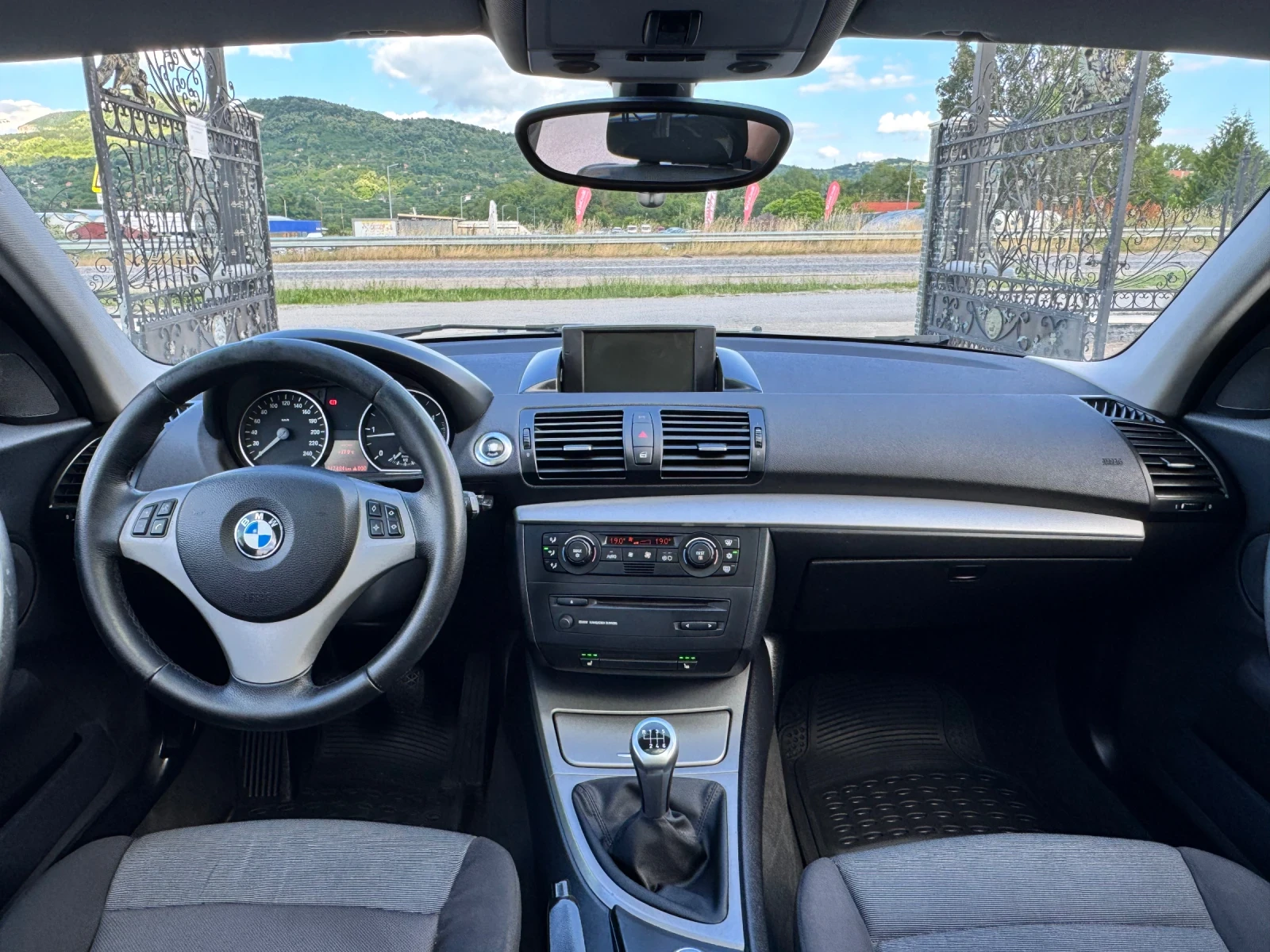 BMW 118 2.0D ИТАЛИЯ НАВИ, снимка 11 - Автомобили и джипове - 54903917