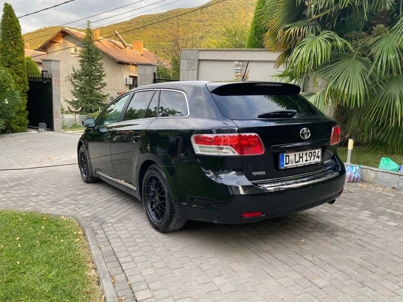 Toyota Avensis 2.2 D-4D, снимка 5 - Автомобили и джипове - 55572209