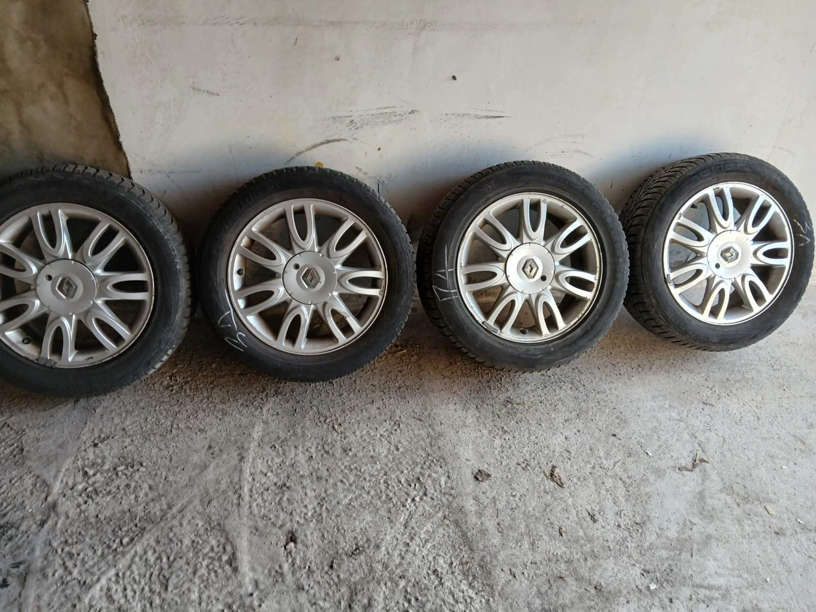 Renault Laguna 2.0T, снимка 2 - Автомобили и джипове - 56037677