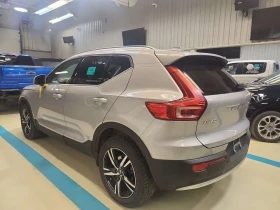 Volvo XC40 PLUS DARK THEME| 360| PANO| 2 КЛЮЧА| CARFAX | Auto.bg — изображение 4