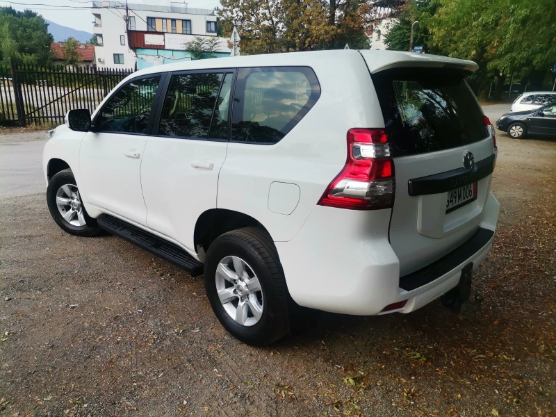 Toyota Land cruiser 2.8 D4D , снимка 11 - Автомобили и джипове - 48200207