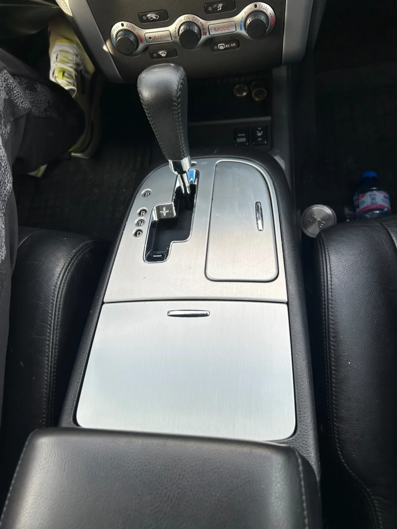 Nissan Murano 2500, снимка 11 - Автомобили и джипове - 51697669