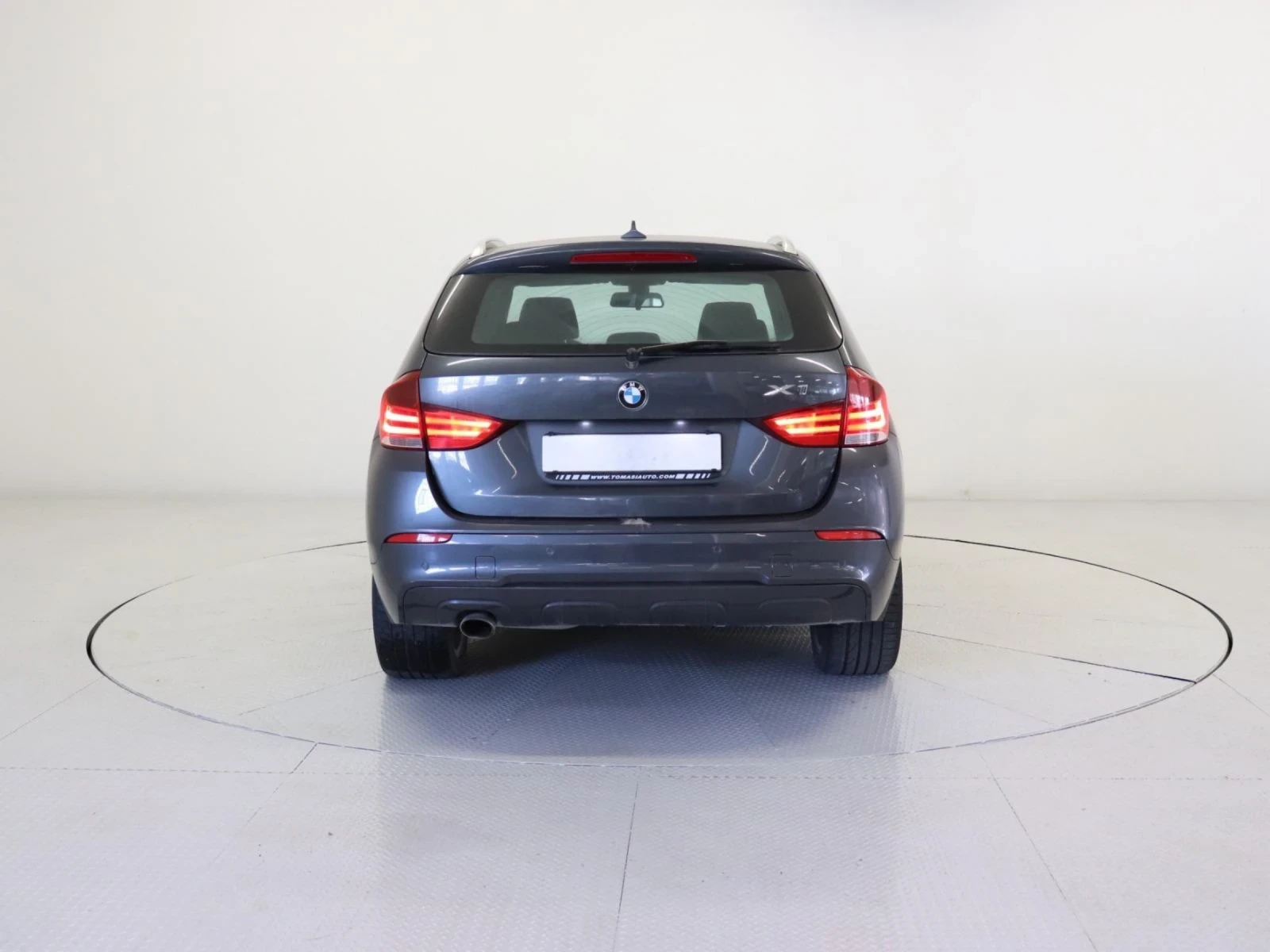 BMW X1 2.0D - изображение 4