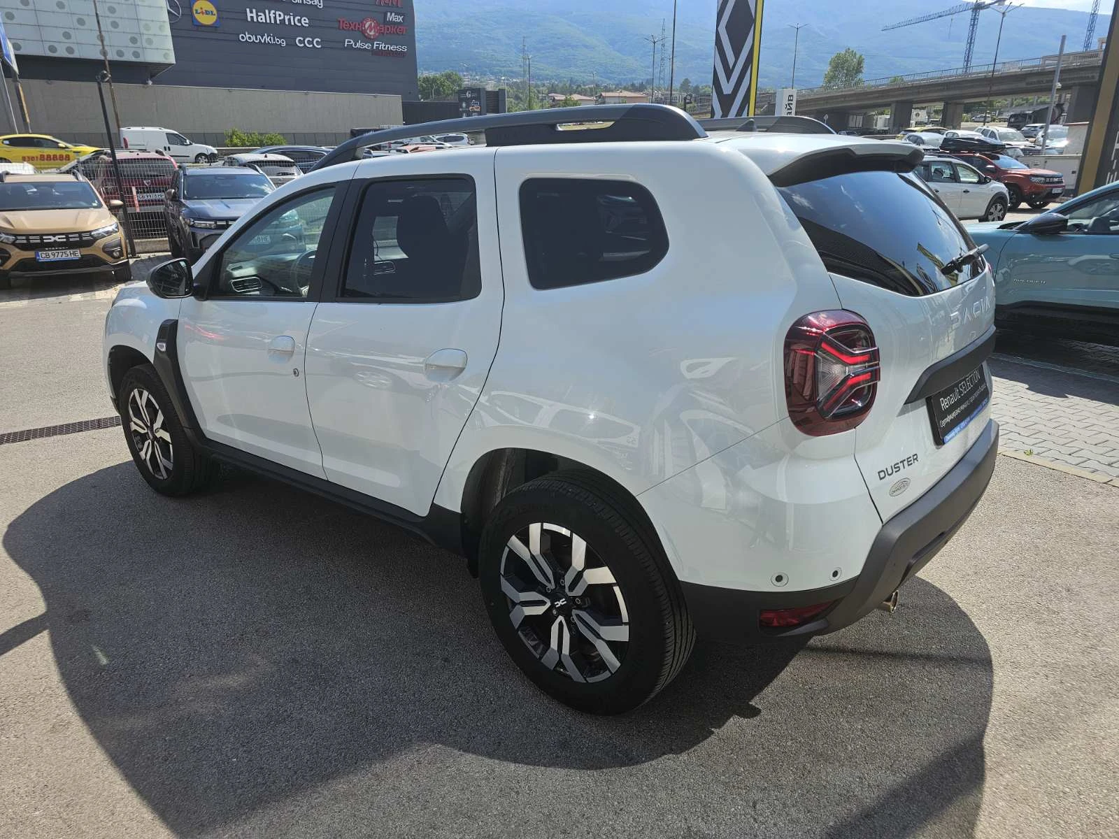 Dacia Duster 1.0 TCe 90 Stop&Start LPG 4x2 - изображение 4