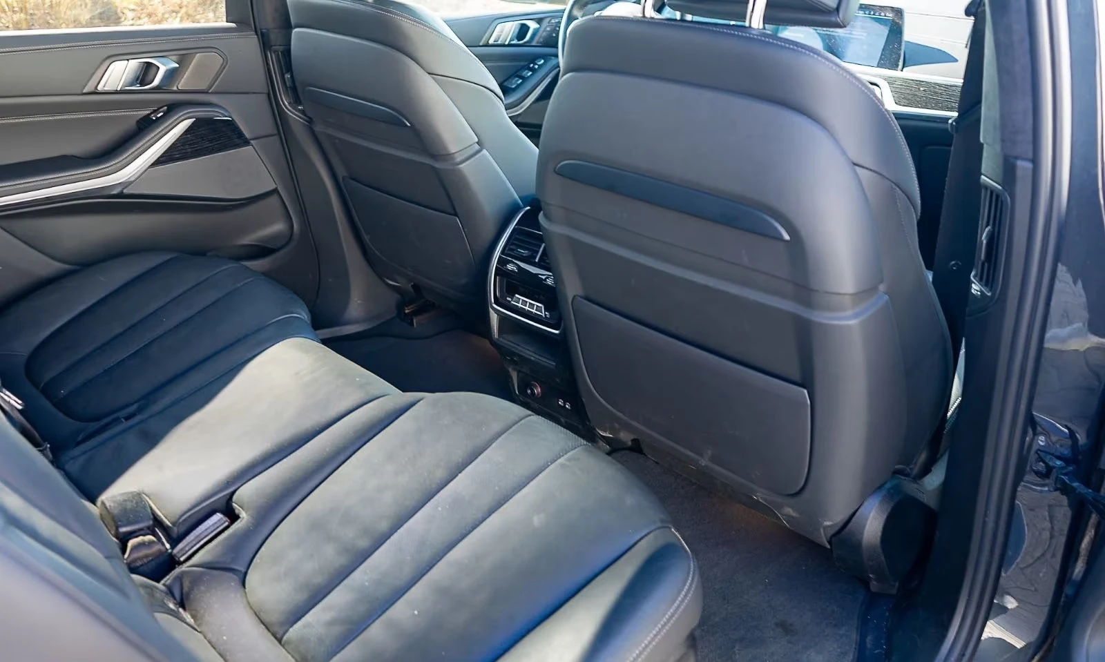 BMW X7 M50d/400HP/LASER/AHK/PANO/7S./360CAM/MEMO/AIR/448f | Mobile.bg   12