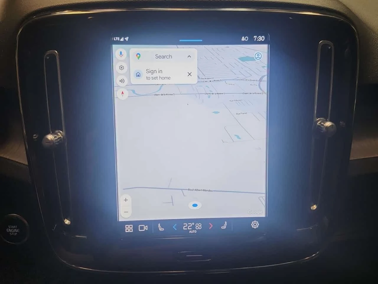 Volvo XC40 PLUS DARK THEME| 360| PANO| 2 КЛЮЧА| CARFAX, снимка 11 - Автомобили и джипове - 53963669