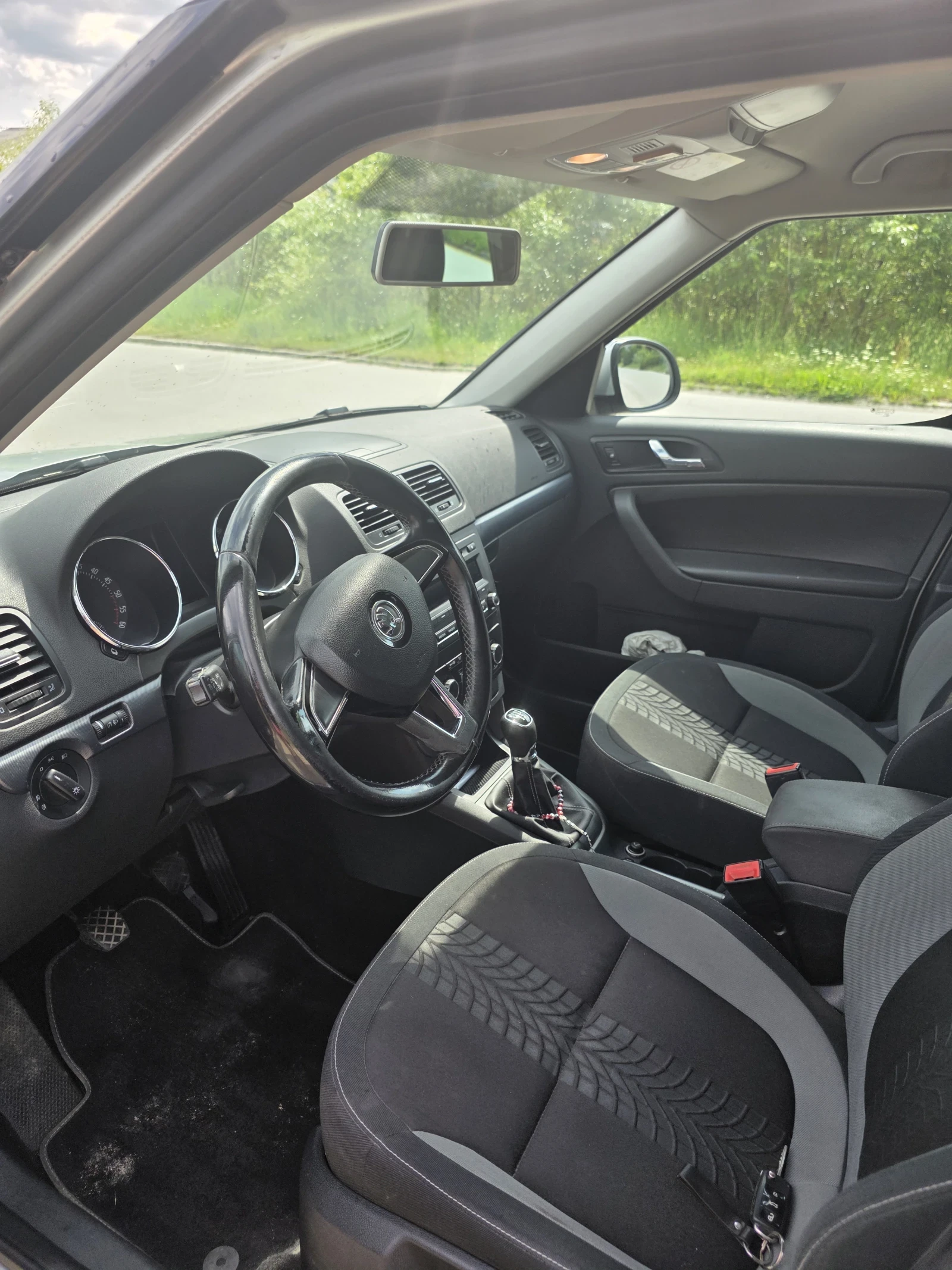 Skoda Yeti, снимка 5 - Автомобили и джипове - 54988874