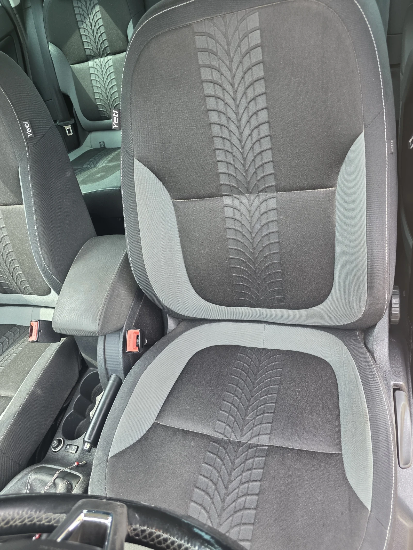 Skoda Yeti, снимка 11 - Автомобили и джипове - 54988874