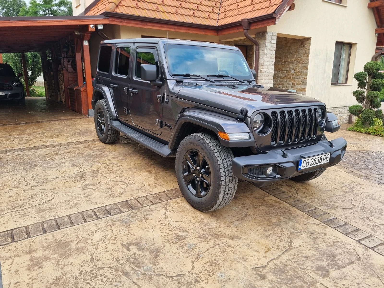 Jeep Wrangler Unlimited Sahara Altitute