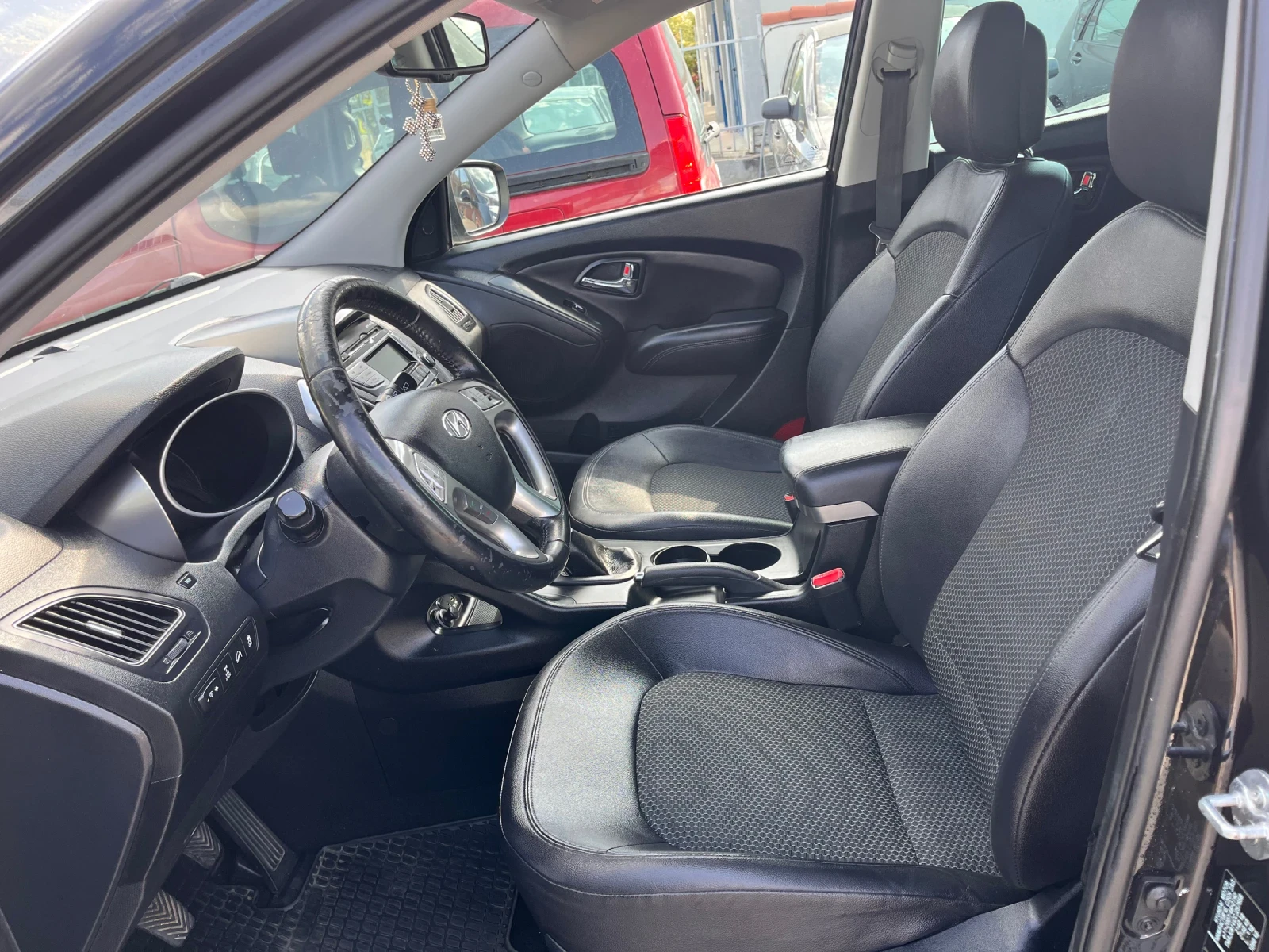 Hyundai IX35 4x4, снимка 4 - Автомобили и джипове - 55837254