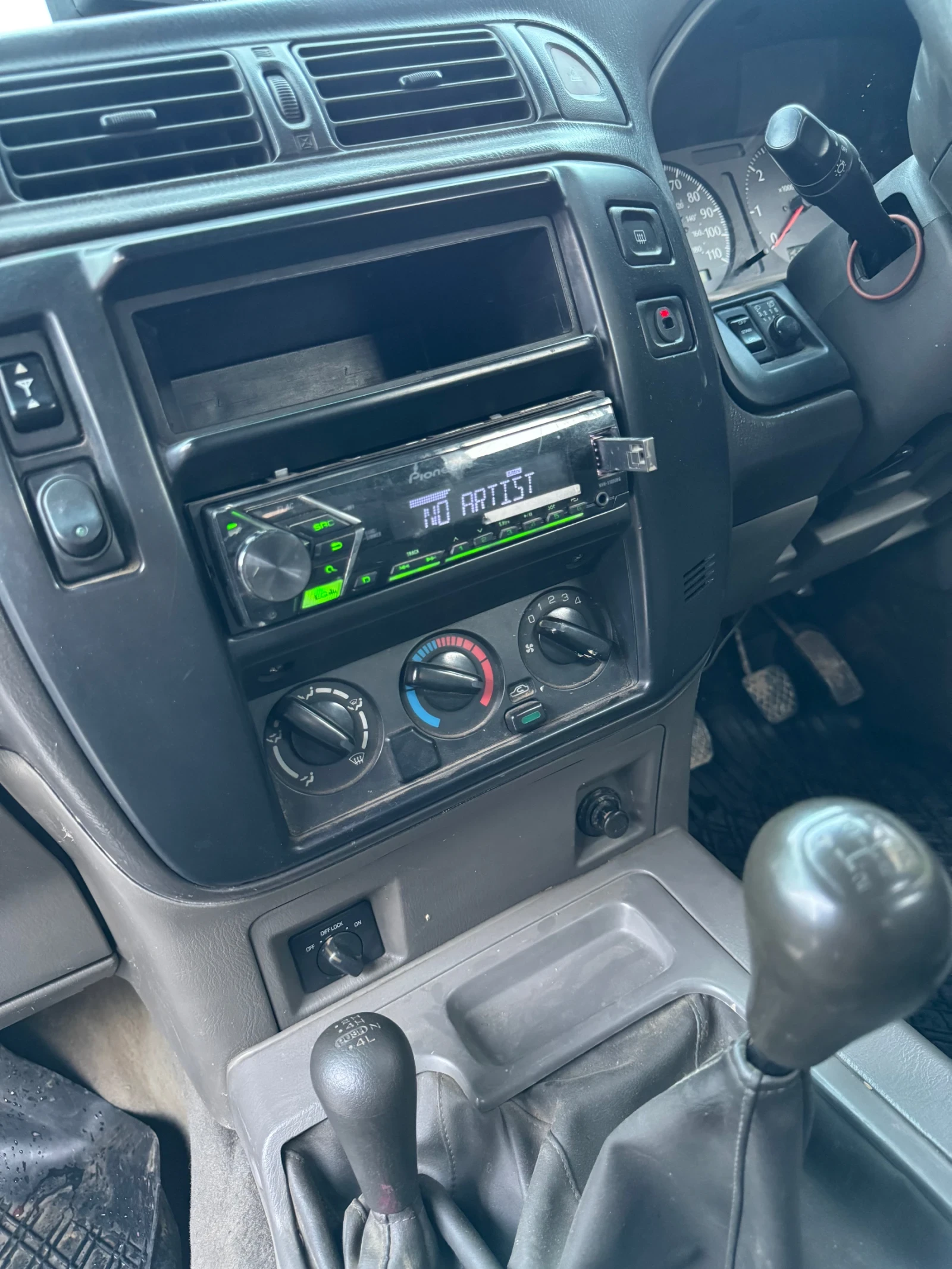 Nissan Patrol, снимка 9 - Автомобили и джипове - 56154451