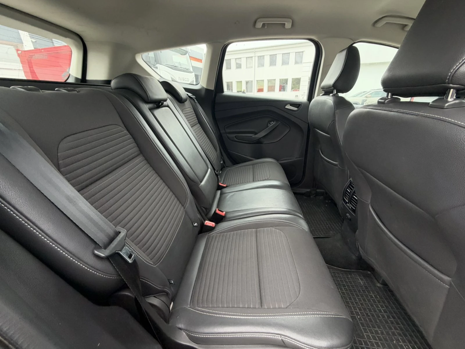 Ford Kuga EcoBoost, снимка 16 - Автомобили и джипове - 56481391
