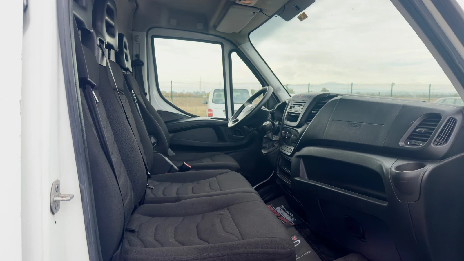 Iveco 35s13  / 3.0 дизел / Автоматик / Климатик - изображение 10