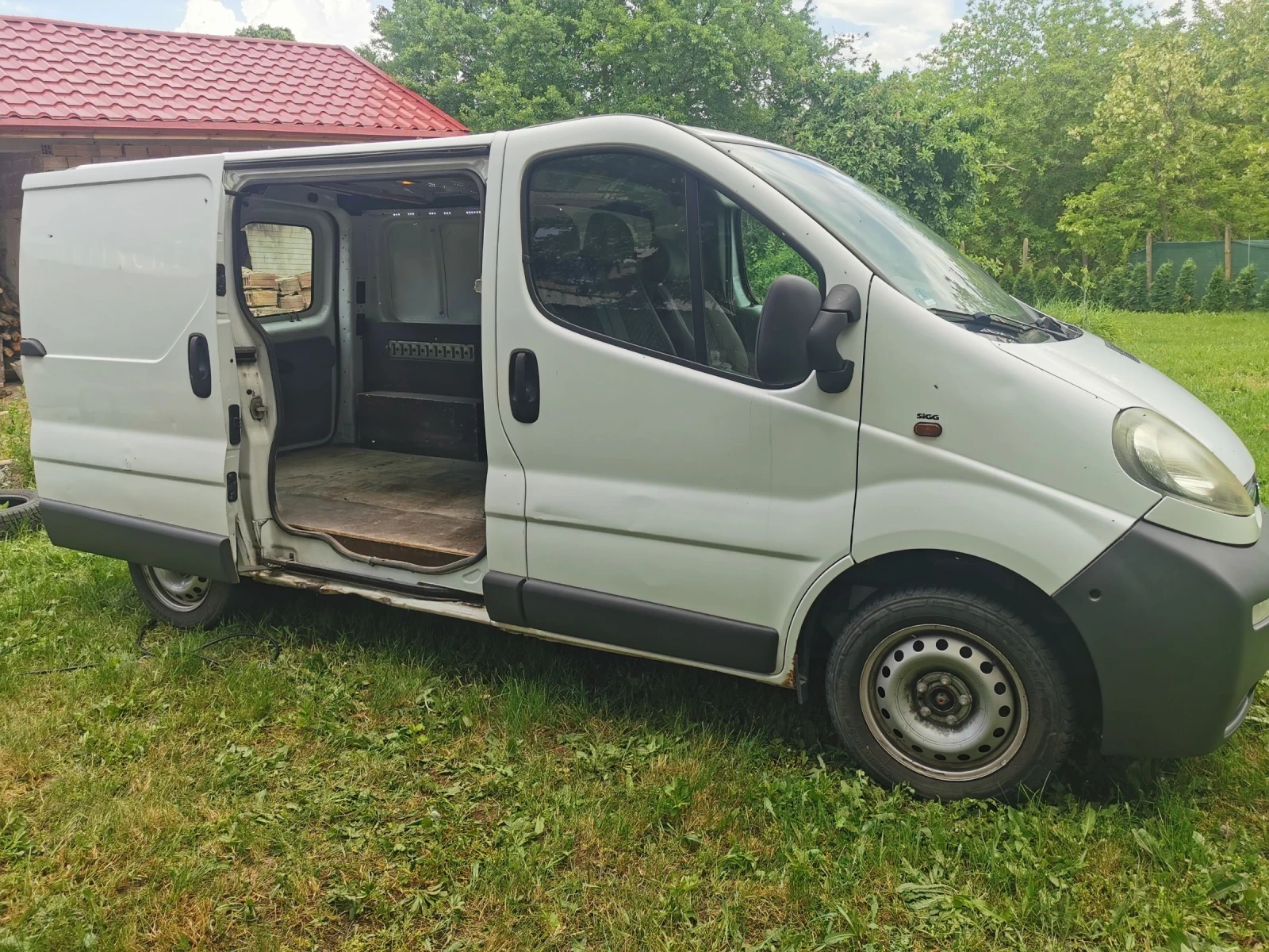 Opel Vivaro 1.9 DCI, 100 кс, снимка 3 - Бусове и автобуси - 54573532