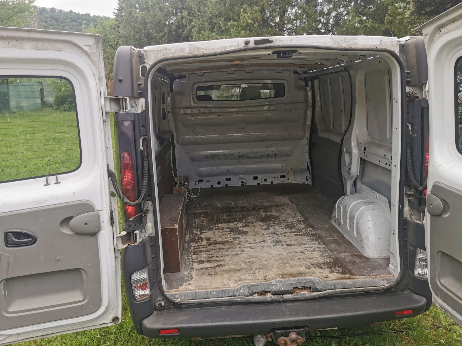 Opel Vivaro 1.9 DCI, 100 кс, снимка 6 - Бусове и автобуси - 54573532