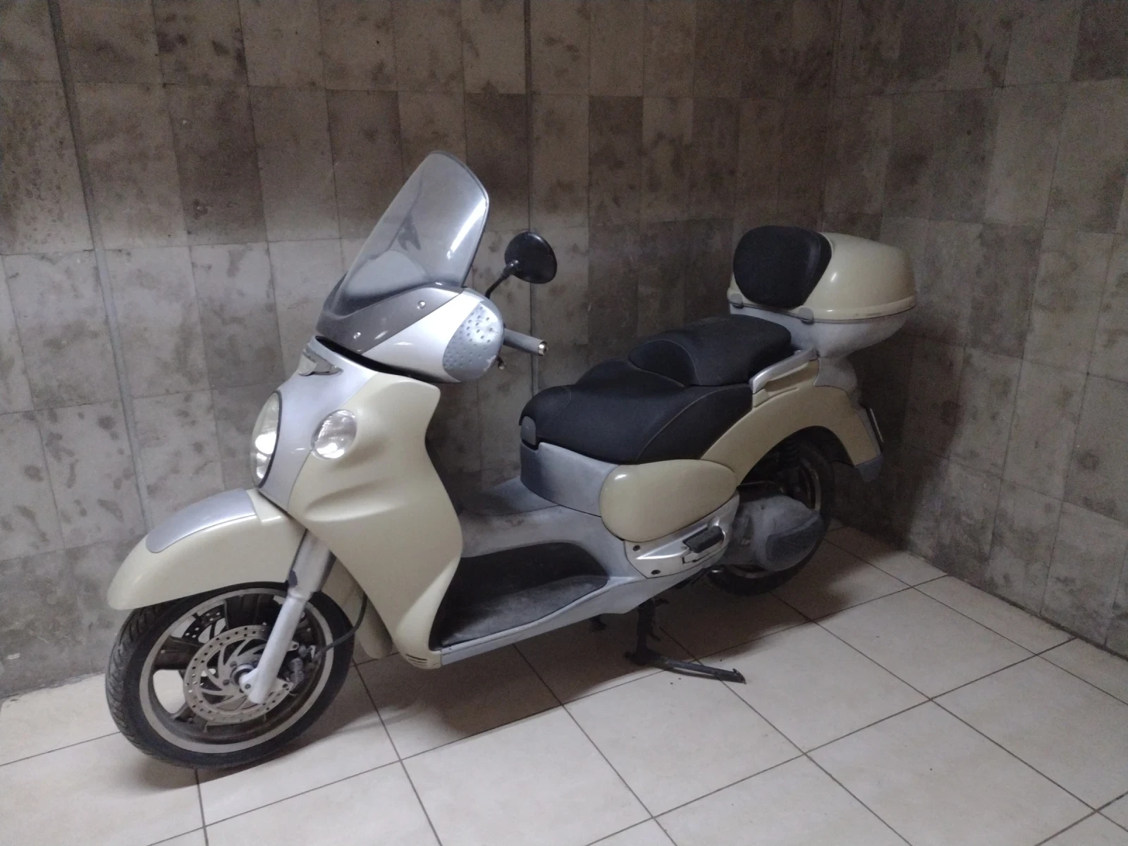 Aprilia Scarabeo 500 - изображение 5