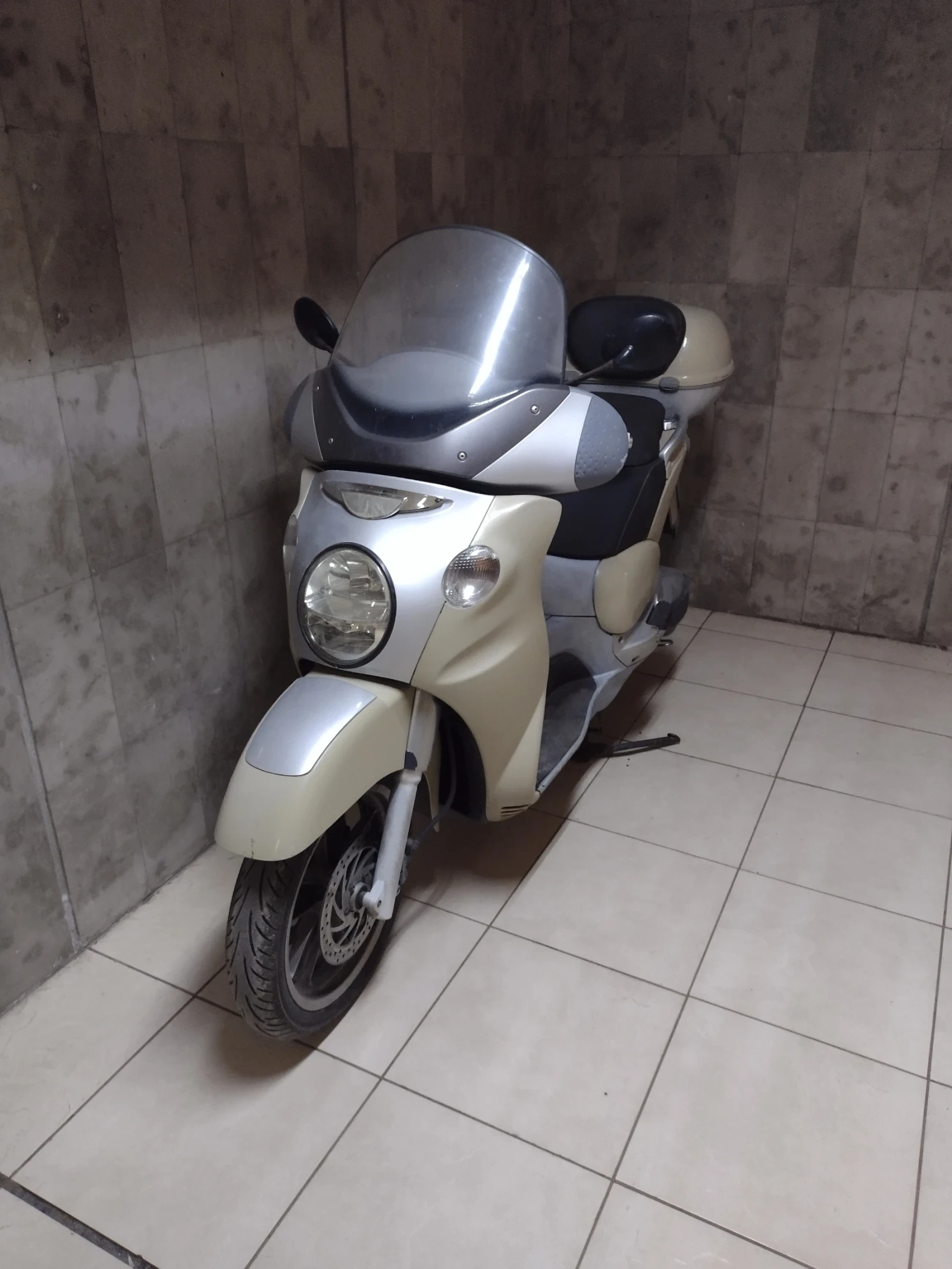 Aprilia Scarabeo 500 - изображение 6