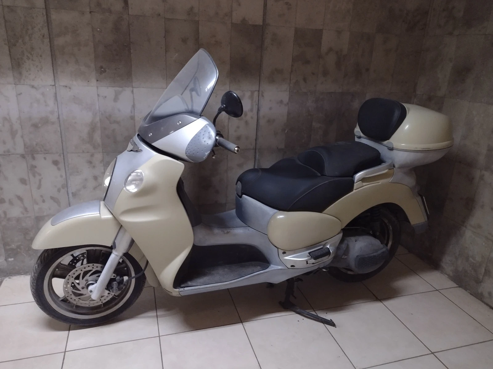 Aprilia Scarabeo 500 - изображение 4