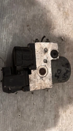     ABS  / ABS   Toyota Yaris - 0273004536 / 44510-0D011