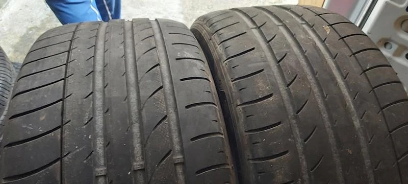 Гуми Летни 255/40R19, снимка 1 - Гуми и джанти - 35137114