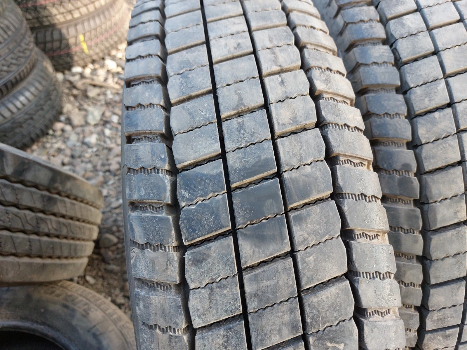 ���� 205/75R17.5 | Mobile.bg � ����������� 3