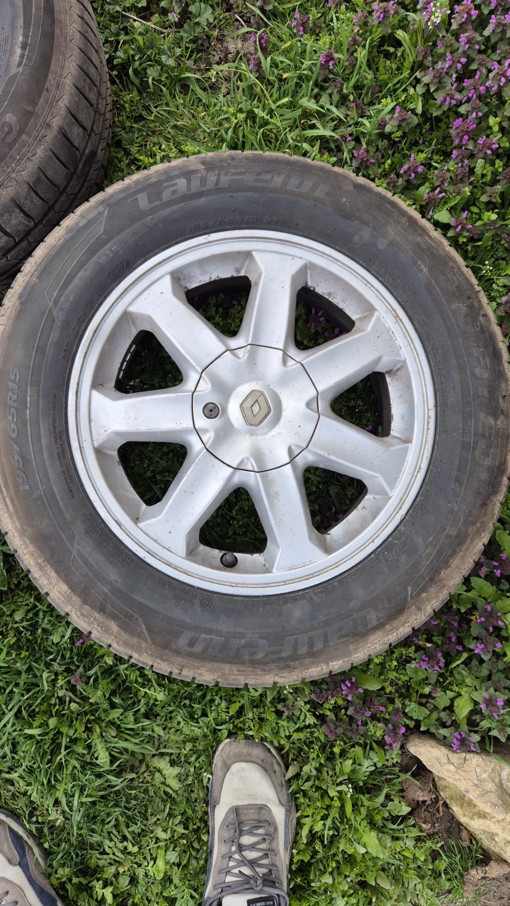 ���� � ������ 165/65R15 �� Renault Scenic | Mobile.bg � ����������� 1