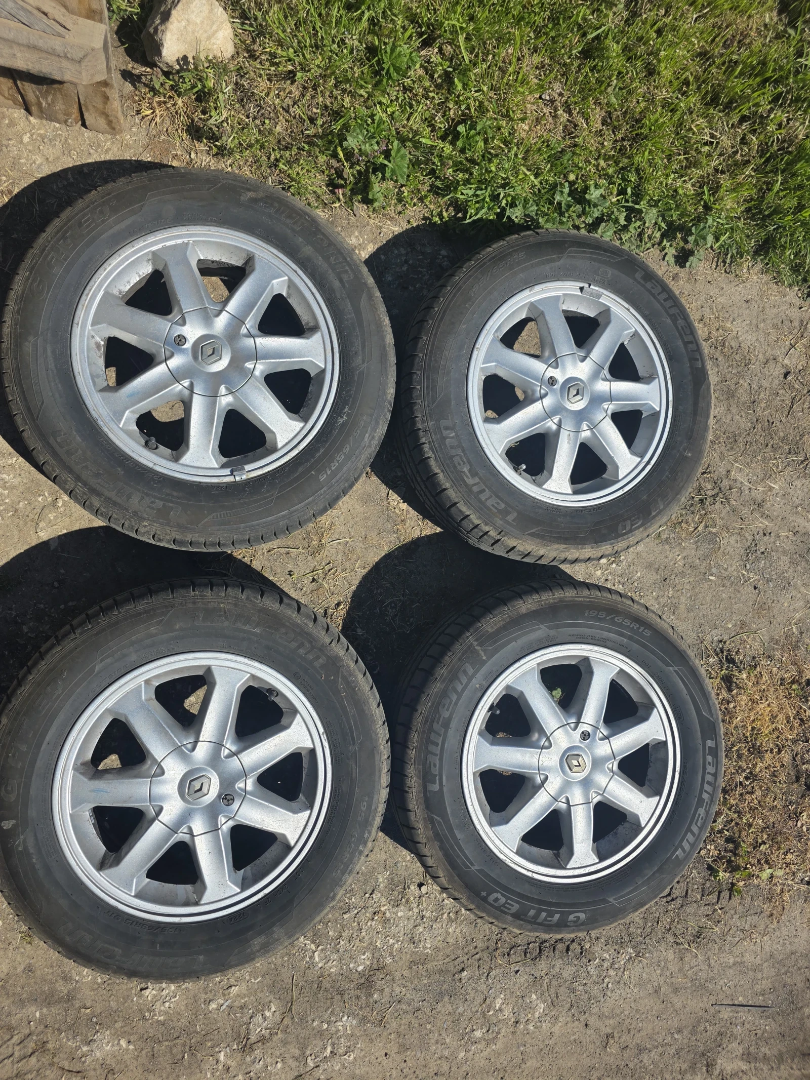 Гуми с джанти Други 165/65R15