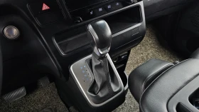Hyundai Staria Modern* BLIND SPOT* ПОДГРЕВ ВОЛАН* КРАЙНА ЦЕНА, снимка 9
