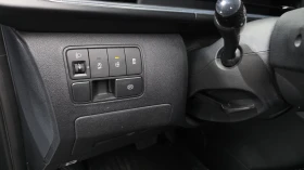Hyundai Staria Modern* BLIND SPOT* ПОДГРЕВ ВОЛАН* КРАЙНА ЦЕНА, снимка 14