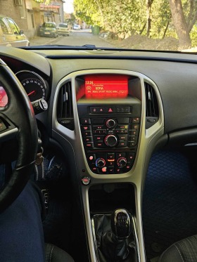 Opel Astra 1.4 Turbo, снимка 12 - Автомобили и джипове - 45416400