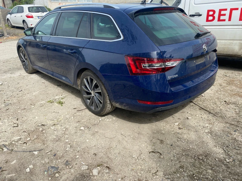 Skoda Superb, снимка 6 - Автомобили и джипове - 45319839