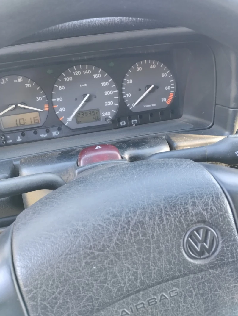 VW Passat 1.8 90, снимка 6 - Автомобили и джипове - 47447973