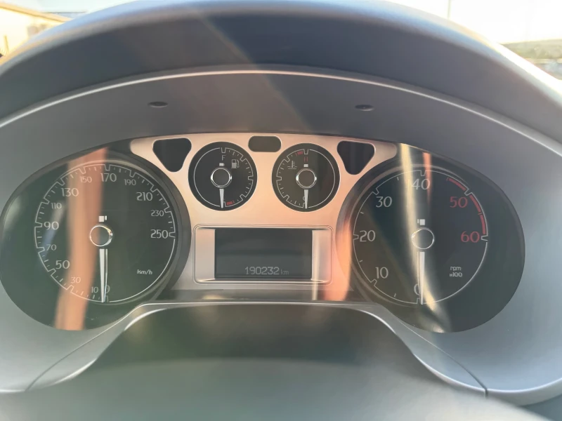 Lancia Delta 1.6 multi jet AUTOMAT , снимка 12 - Автомобили и джипове - 51450427