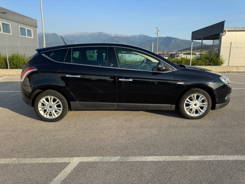 Lancia Delta 1.6 multi jet AUTOMAT , снимка 4 - Автомобили и джипове - 51450427