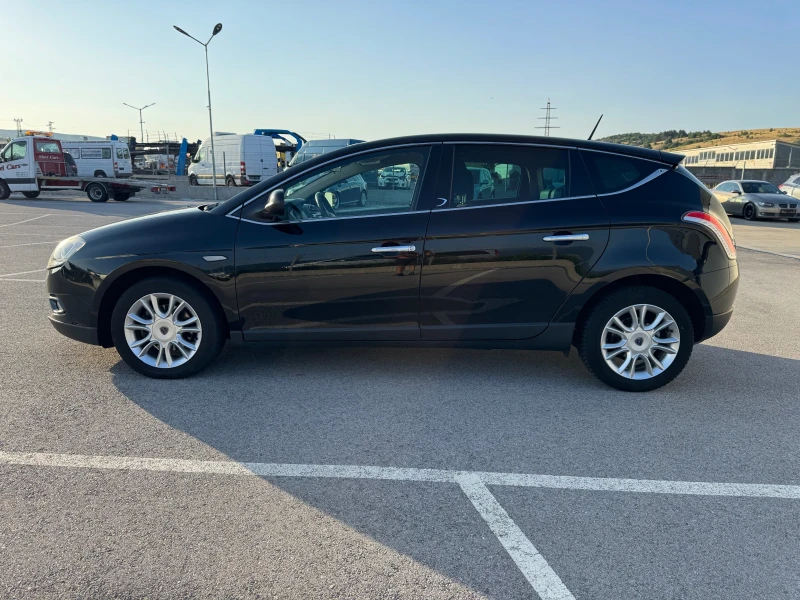 Lancia Delta 1.6 multi jet AUTOMAT , снимка 8 - Автомобили и джипове - 51450427