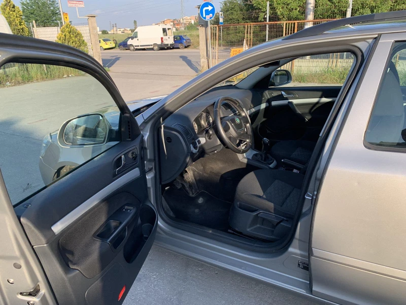 Skoda Octavia, снимка 2 - Автомобили и джипове - 51464959