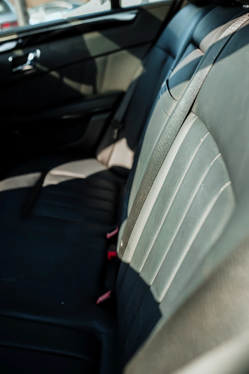 Mercedes-Benz E 500 550 LUXURY 4MATIC, снимка 8 - Автомобили и джипове - 52719472