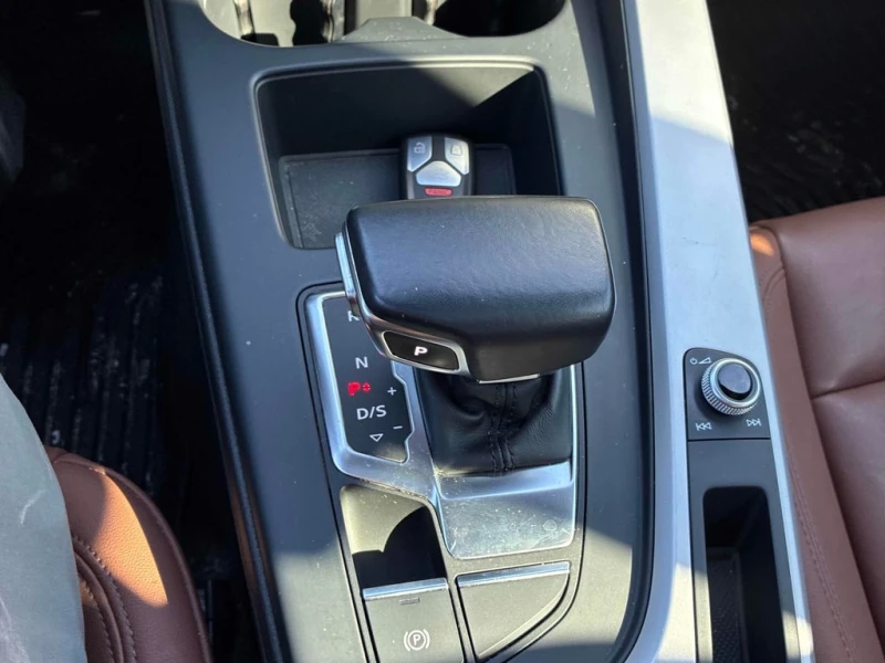 Audi A4 Komfort| DISTRONIC| QUATTRO| ШИБЕДАХ| ПОДГРЕВИ, снимка 9 - Автомобили и джипове - 53471878